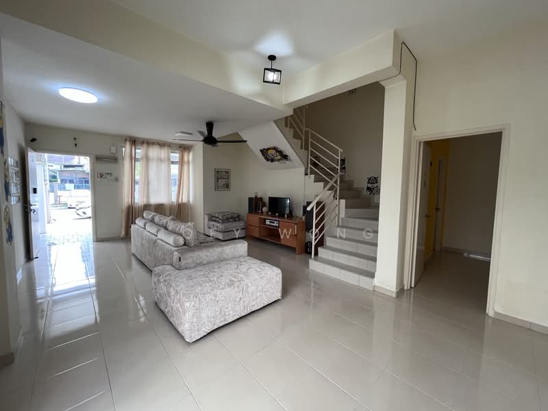 Townhouse for Sale in Seri Kembangan (Selangor) - Joey Wong - Living Room - PropertyGuru.com.my