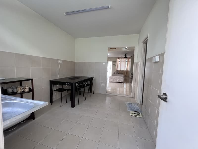 Townhouse for Sale in Seri Kembangan (Selangor) - Joey Wong - Kitchen - PropertyGuru.com.my