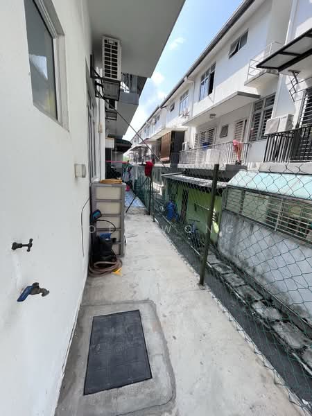 Townhouse for Sale in Seri Kembangan (Selangor) - Joey Wong - Exterior - PropertyGuru.com.my