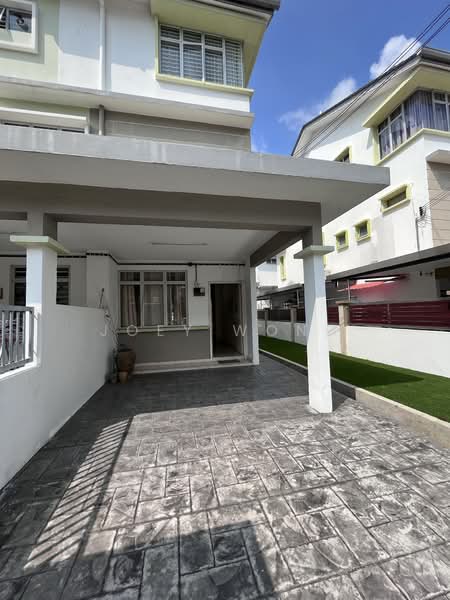 Rumah Bandar untuk Dijual di Seri Kembangan (Selangor) - Joey Wong - Exterior - PropertyGuru.com.my