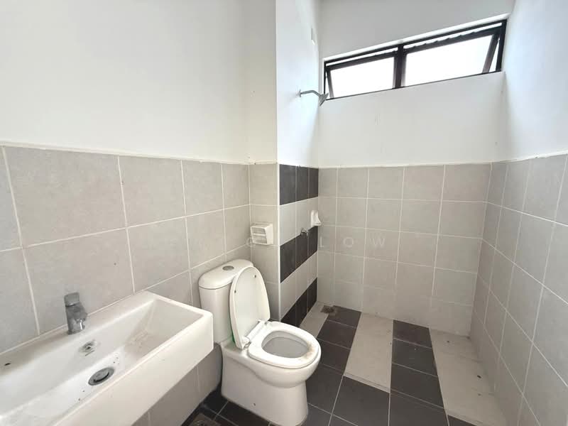 2-storey Terraced House for Sale in Taman Bestari Perdana (Pasir Gudang) - Carol Low - Bathroom - PropertyGuru.com.my