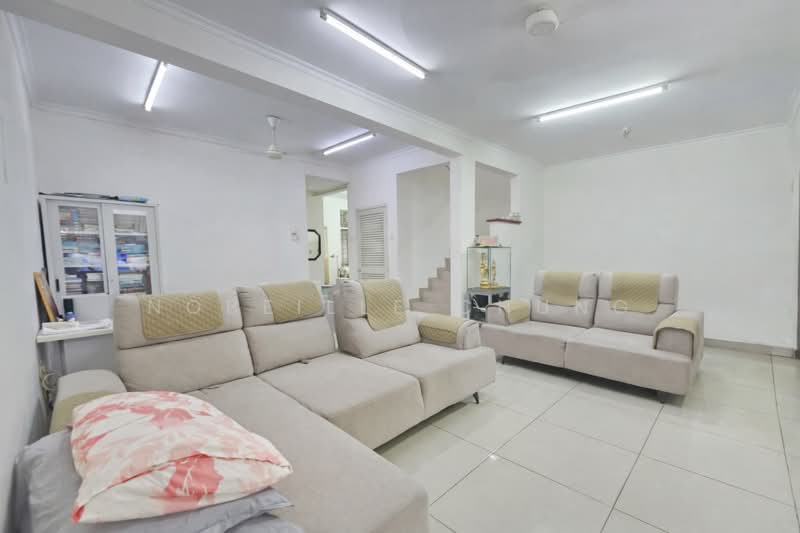 2-storey Terraced House for Sale in Putra Permai (Subang Jaya) - Nobeille Chung - Living Room - PropertyGuru.com.my