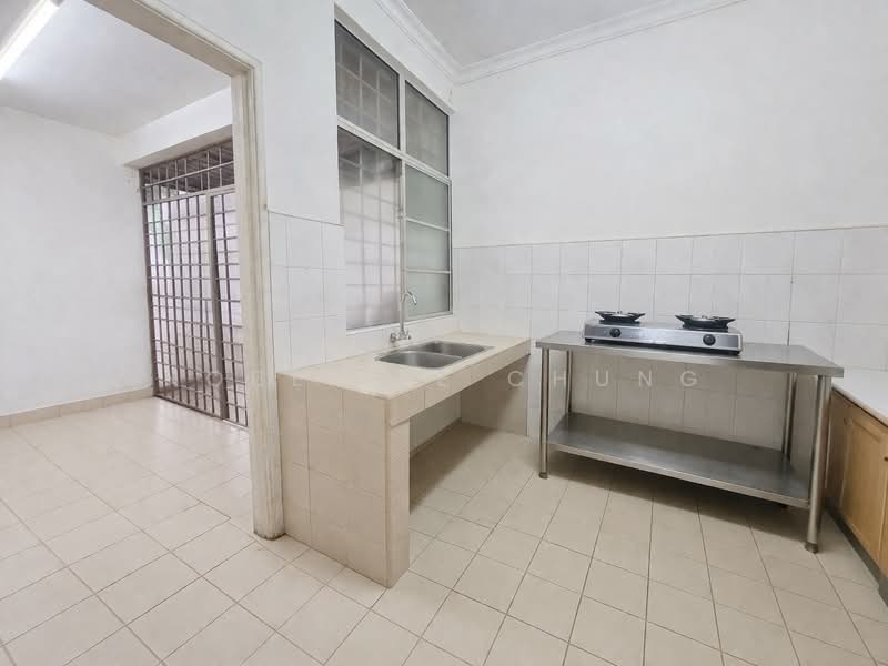 2-storey Terraced House for Sale in Putra Permai (Subang Jaya) - Nobeille Chung - Kitchen - PropertyGuru.com.my