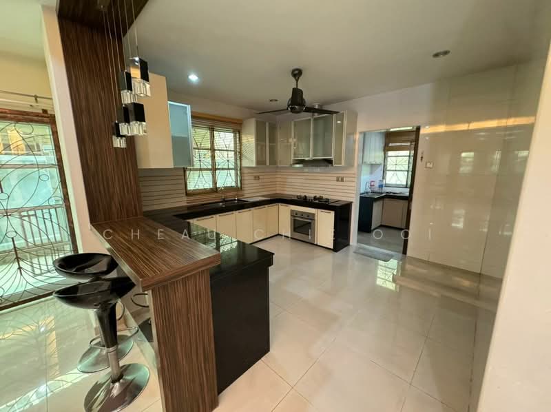 Taman Bukit Minyak Indah untuk Untuk Dijual - RM 1,108,000, Mac 2026 - Kitchen - PropertyGuru.com.my