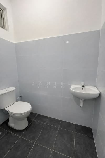 1-storey Terraced House for Sale in Taman Universiti (Skudai) - Daniel Yong - Bathroom - PropertyGuru.com.my