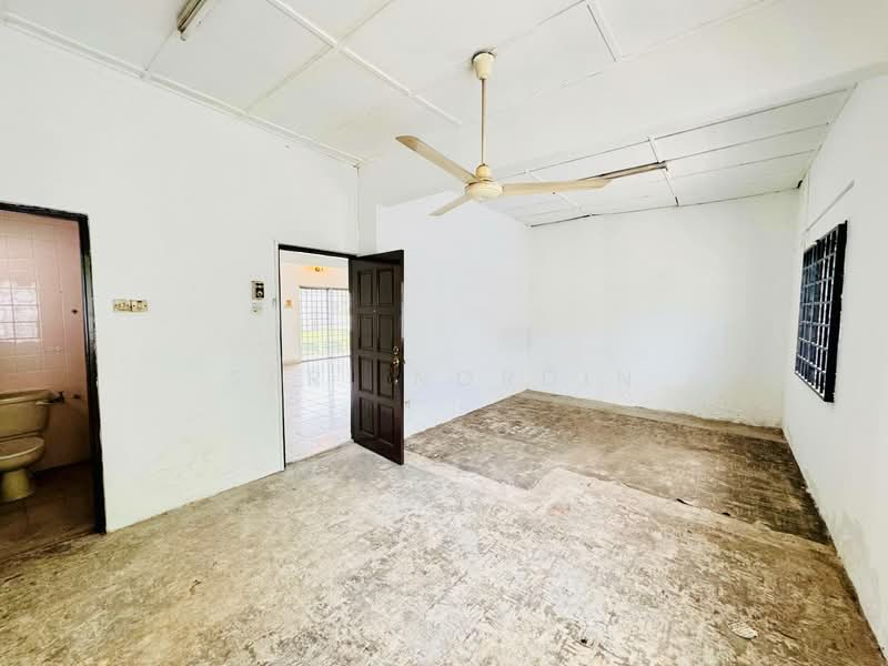 Bungalow for Sale in Petaling Jaya (Selangor) - Seri Nordin - Bathroom - PropertyGuru.com.my
