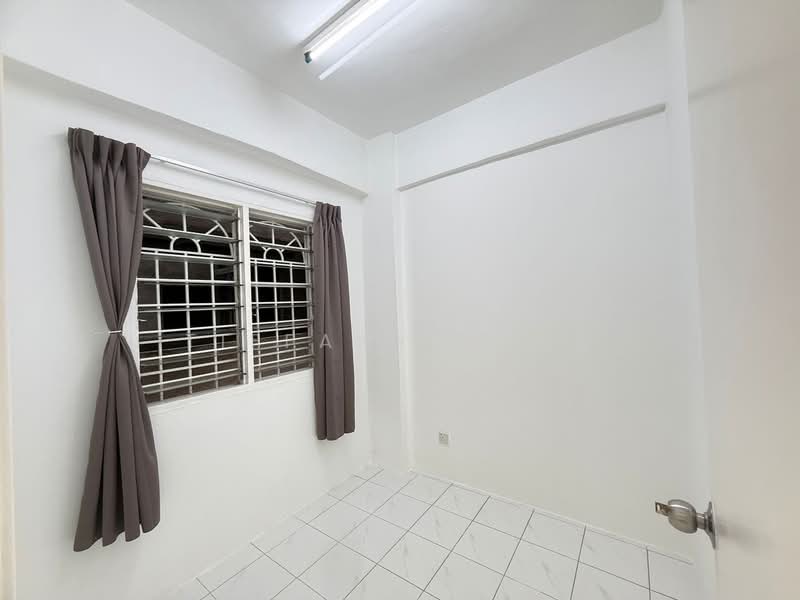 Pangsapuri Taman Bukit Rawang Putra untuk Untuk Dijual - RM 250,000, Mac 2026 - Bedroom - PropertyGuru.com.my