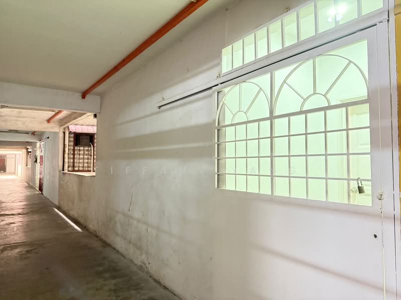 Pangsapuri Taman Bukit Rawang Putra untuk Untuk Dijual - RM 250,000, Mac 2026 - Corridor - PropertyGuru.com.my