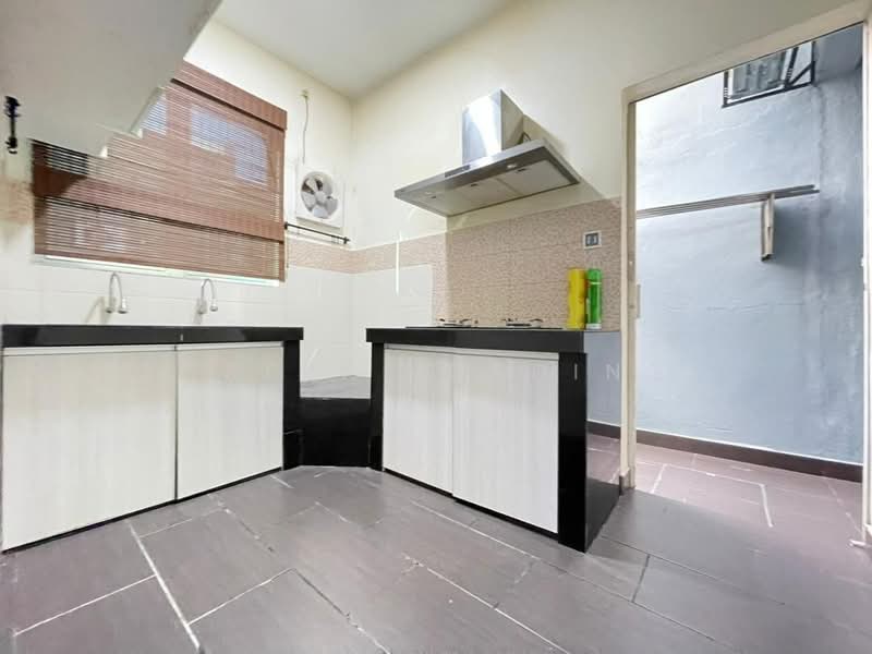 2-storey Terraced House for Sale in Petaling Jaya (Selangor) - Seri Nordin - Kitchen - PropertyGuru.com.my