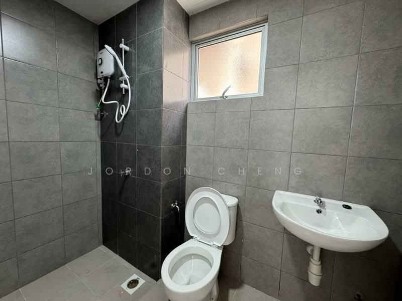 Residensi Sateria untuk Untuk Disewa - RM 1,300 /bulan, Mac 2026 - Bathroom - PropertyGuru.com.my