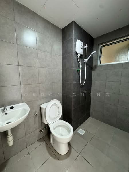Residensi Sateria untuk Untuk Disewa - RM 1,300 /bulan, Mac 2026 - Bathroom - PropertyGuru.com.my