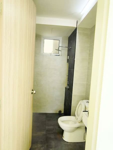Condominium for Sale at QuayWest Residence - Alvin Sim - Bathroom - PropertyGuru.com.my