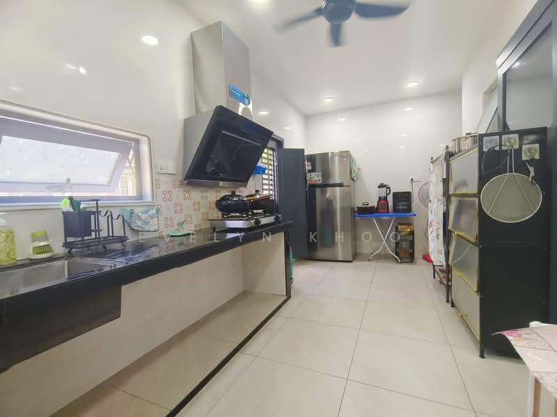 2-storey Terraced House for Sale in Taman Scientex Rawang (Rawang) - Evelyn Khoo - Kitchen - PropertyGuru.com.my