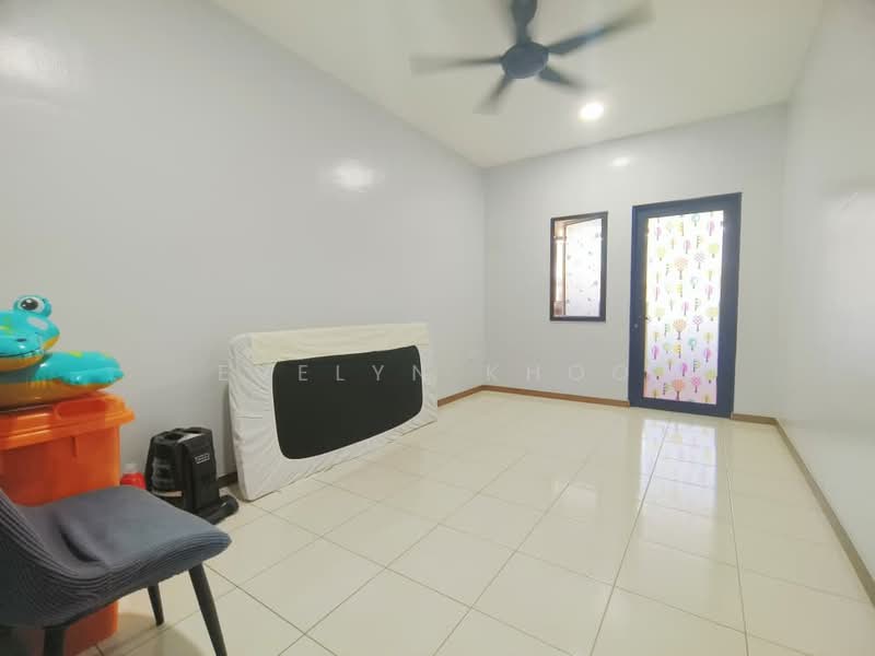2-storey Terraced House for Sale in Taman Scientex Rawang (Rawang) - Evelyn Khoo - Room - PropertyGuru.com.my
