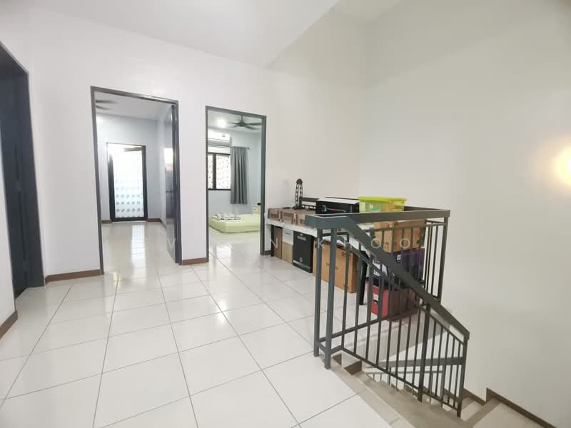 2-storey Terraced House for Sale in Taman Scientex Rawang (Rawang) - Evelyn Khoo - Hallway - PropertyGuru.com.my