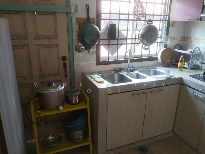 1-storey Terraced House for Sale in Taman Setia Indah (Tebrau) - Winnie Property Johor - Kitchen - PropertyGuru.com.my