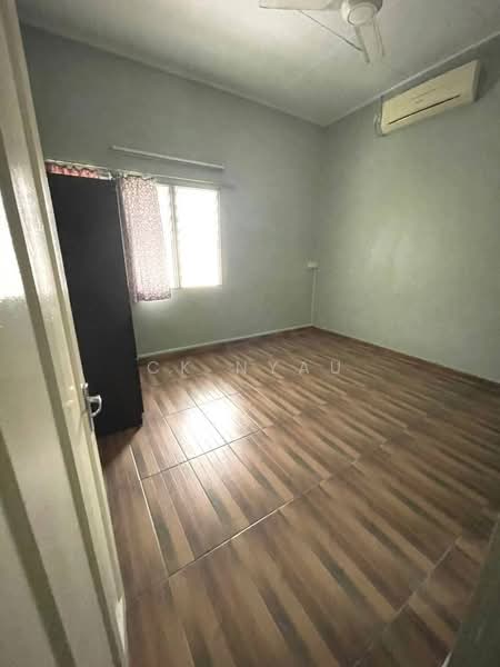 Untuk Disewa - Ipoh pasir pinji taman tai lee partial furnished single storey corner house for rent