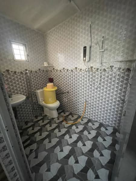 Untuk Disewa - Ipoh pasir pinji taman tai lee partial furnished single storey corner house for rent