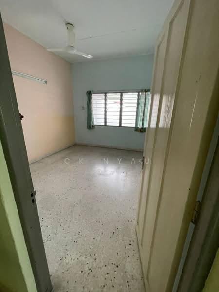 Untuk Disewa - Ipoh pasir pinji taman tai lee partial furnished single storey corner house for rent
