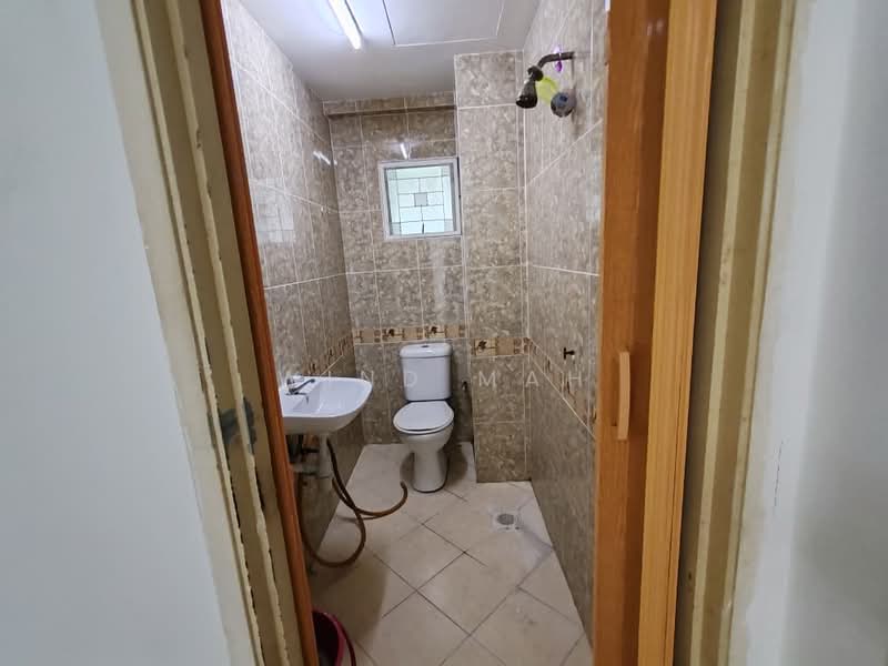 Kepong Sentral Condominium untuk Untuk Disewa - RM 1,200 /bulan, Mac 2026 - Bathroom - PropertyGuru.com.my