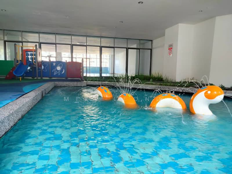Service Residence for Rent at KL Gateway Residences - Mike Leong - Pool - PropertyGuru.com.my