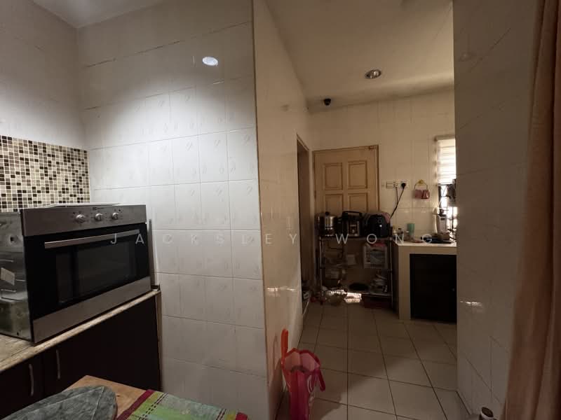3-storey Terraced House for Sale in Taman Esplanad (Bukit Jalil) - Jacksley Wong - Kitchen - PropertyGuru.com.my