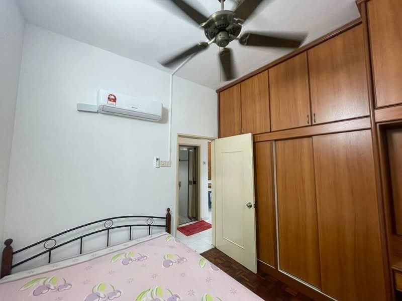 Apartment for Sale at Bukit Dumbar Permai - S J Foo - Bedroom - PropertyGuru.com.my