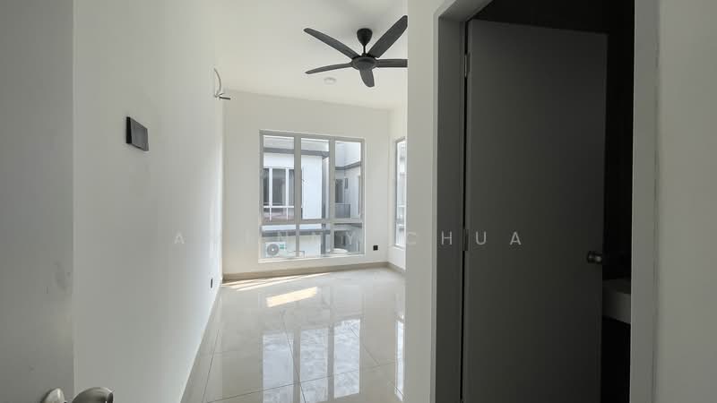 TAMAN SEJATI (KOTA RAJA) RUMAH BANDAR @ AMVERTON LINKS untuk Untuk Disewa - RM 1,500 /bulan, Mac 2026 - Master Bedroom - PropertyGuru.com.my