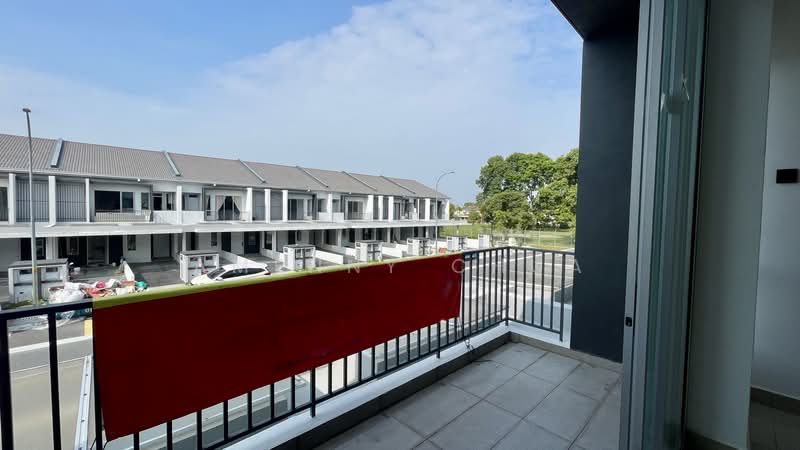 TAMAN SEJATI (KOTA RAJA) RUMAH BANDAR @ AMVERTON LINKS untuk Untuk Disewa - RM 1,500 /bulan, Mac 2026 - Balcony - PropertyGuru.com.my