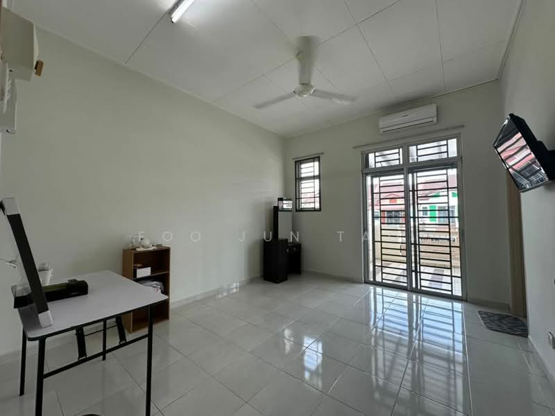 2-storey Terraced House for Rent in Taman JP Perdana (Johor Bahru) - Foo Jun Tao - Living Room - PropertyGuru.com.my