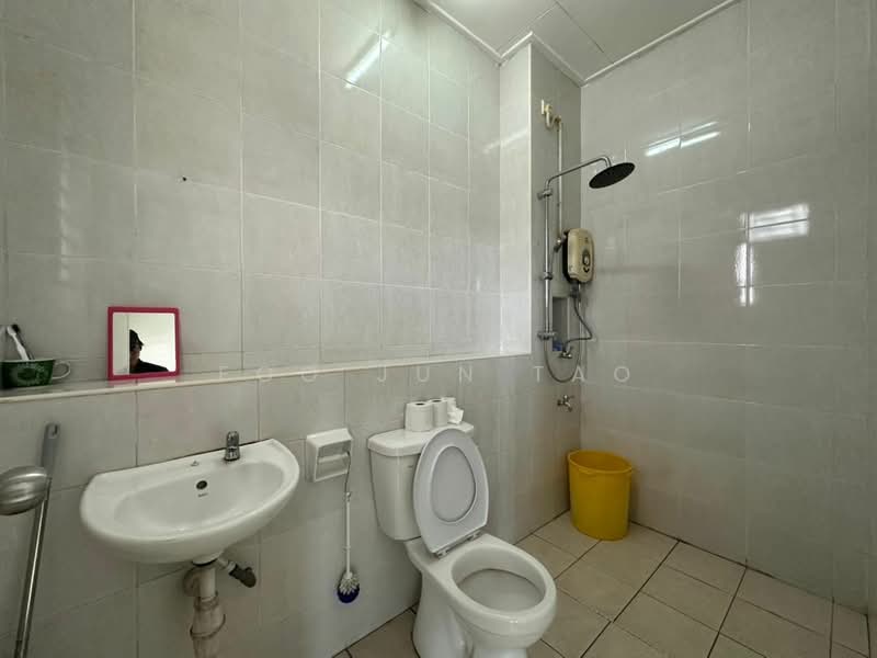2-storey Terraced House for Rent in Taman JP Perdana (Johor Bahru) - Foo Jun Tao - Bathroom - PropertyGuru.com.my