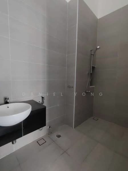 Semi-Detached House for Sale in Taman Ekoflora (Johor Bahru) - Daniel Yong - Bathroom - PropertyGuru.com.my