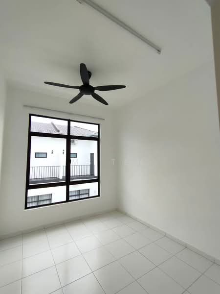 2-storey Terraced House for Sale in Bandar Puncak Alam (Puncak Alam) - Ms Teh - Bedroom - PropertyGuru.com.my