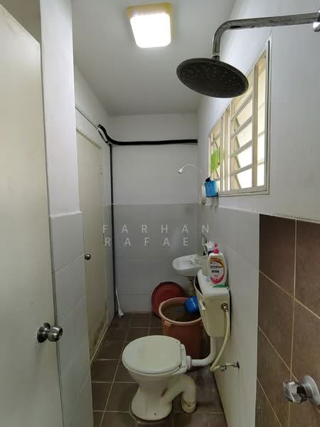 2-storey Terraced House for Sale in Saujana Utama (Selangor) - Farhan Rafael - Bathroom - PropertyGuru.com.my