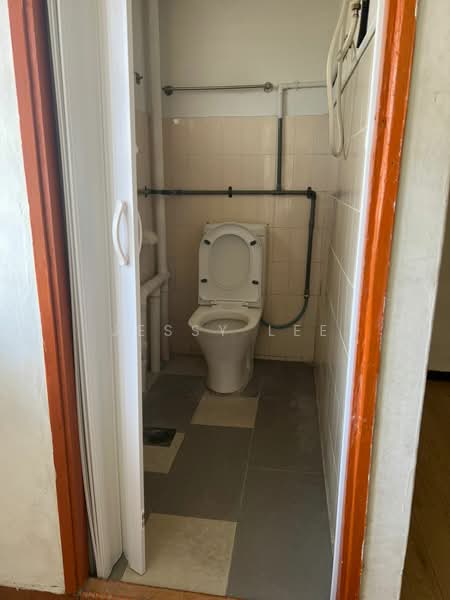 Seksyen 2 Wangsa Maju Flat untuk Untuk Disewa - RM 1,350 /bulan, Mac 2026 - Bathroom - PropertyGuru.com.my