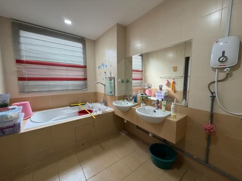 Perdana Residence 1 untuk Untuk Dijual - RM 2,000,000, Apr 2026 - Bathroom - PropertyGuru.com.my