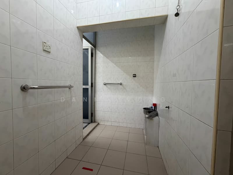 New Green Park Rawang untuk Untuk Disewa - RM 2,200 /bulan, Mac 2026 - Bathroom - PropertyGuru.com.my