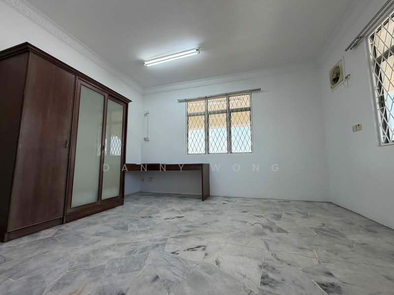 New Green Park Rawang untuk Untuk Disewa - RM 2,200 /bulan, Mac 2026 - Bedroom - PropertyGuru.com.my