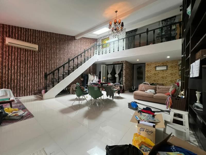 1-storey Terraced House for Rent in Taman Pelangi (Johor Bahru) - Jacob Chua - Living Room - PropertyGuru.com.my