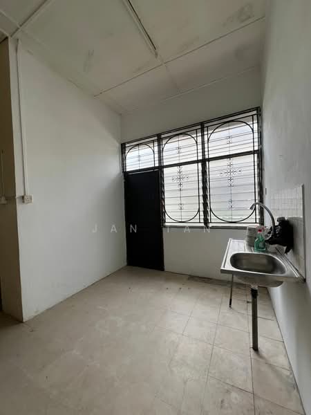 Semi-Detached House for Rent in Sungai Dua (Penang) - Jan Tan - Kitchen - PropertyGuru.com.my