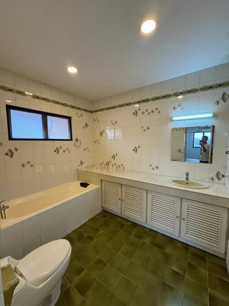 Bungalow for Rent in Taman Duta (Bukit Tunku (Kenny Hills)) - Desmond Low - Bathroom - PropertyGuru.com.my