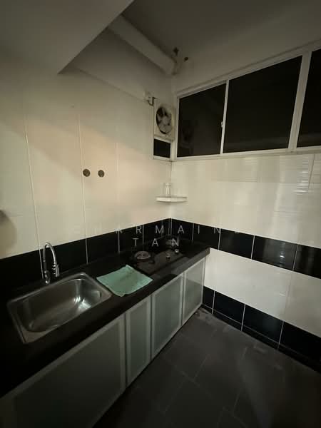 Condominium for Sale at First Residence (Residensi Unggul) - Charmaine Tan - Kitchen - PropertyGuru.com.my