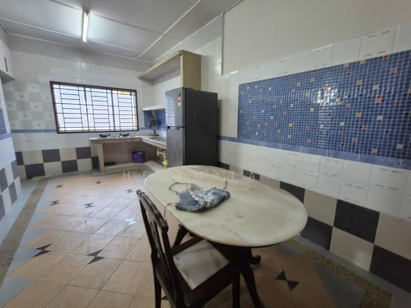 1-storey Terraced House for Sale in Johor Bahru (Johor) - Helen Tan - Kitchen - PropertyGuru.com.my