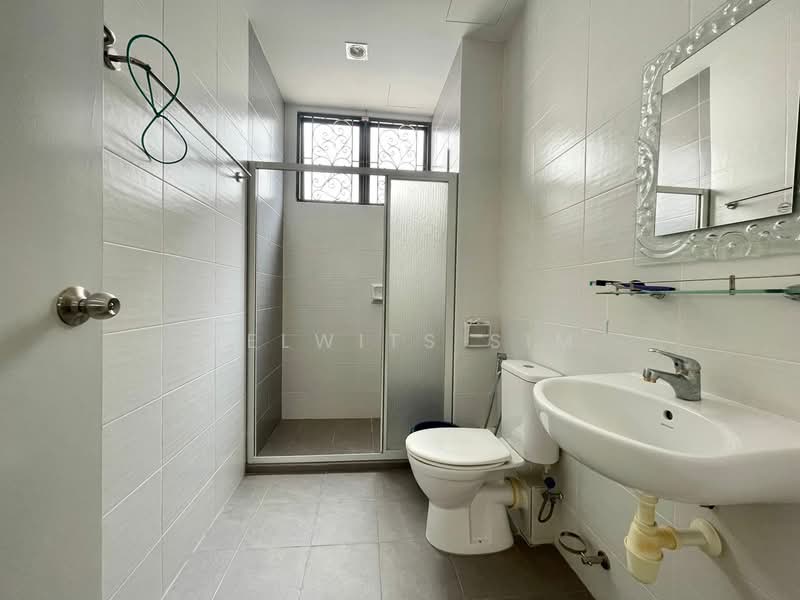 Setia Pearl Island l Renovated l 3366sqft l Persiaran Nuri l Solok Nuri l Near Penang untuk Untuk Disewa - RM 3,300 /bulan, Mac 2026 - Bathroom - PropertyGuru.com.my