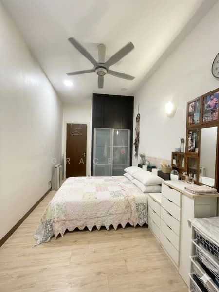Semi-Detached House for Sale in Taman Bukit Serdang (Seri Kembangan) - Grace Hee - Bedroom - PropertyGuru.com.my