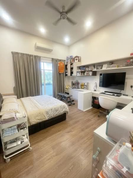 Semi-Detached House for Sale in Taman Bukit Serdang (Seri Kembangan) - Grace Hee - Bedroom - PropertyGuru.com.my