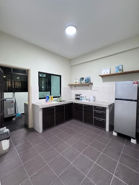 Fortune Avenue untuk Untuk Disewa - RM 2,300 /bulan, Mac 2026 - Kitchen - PropertyGuru.com.my