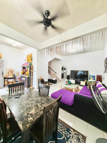 Taman Nusa Bestari 2 untuk Untuk Dijual - RM 728,000, Apr 2026 - Living Room - PropertyGuru.com.my