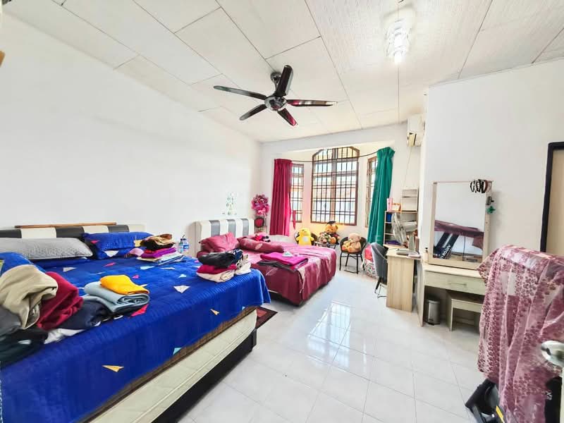 Taman Nusa Bestari 2 untuk Untuk Dijual - RM 728,000, Apr 2026 - Bedroom - PropertyGuru.com.my