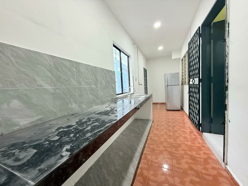 1-storey Terraced House for Sale in Taman Ungku Tun Aminah (Skudai) - Melinda Ee - Kitchen - PropertyGuru.com.my